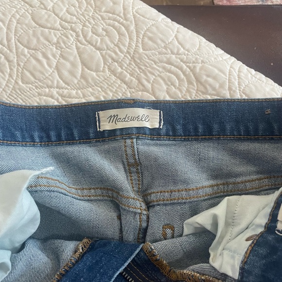 Madewell high rise jean cut off denim shorts. Size 27 - Picture 3 of 5